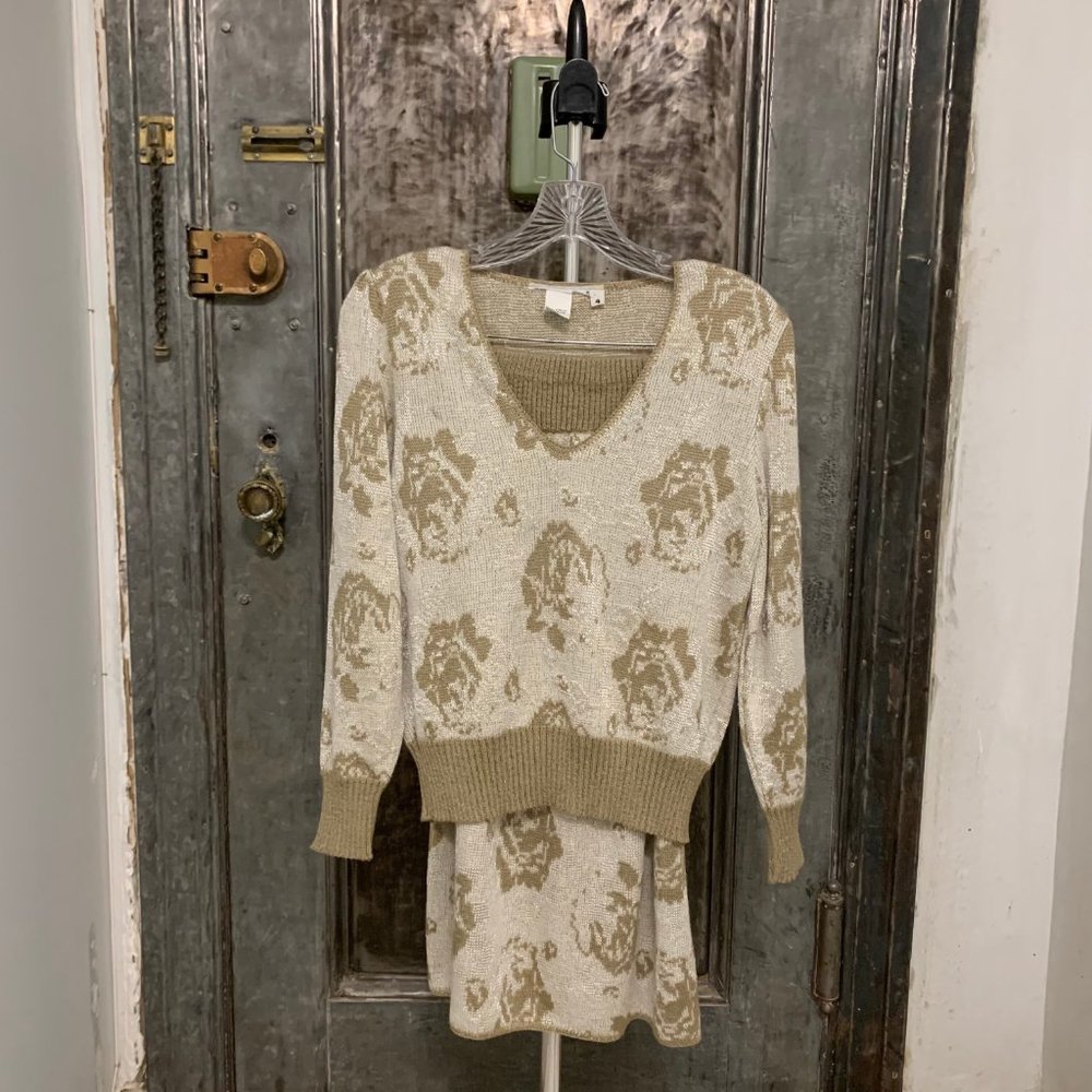 Vintage 80s cream and beige sweater and skirt matching set Victorian rose floral - Picture 4 of 7